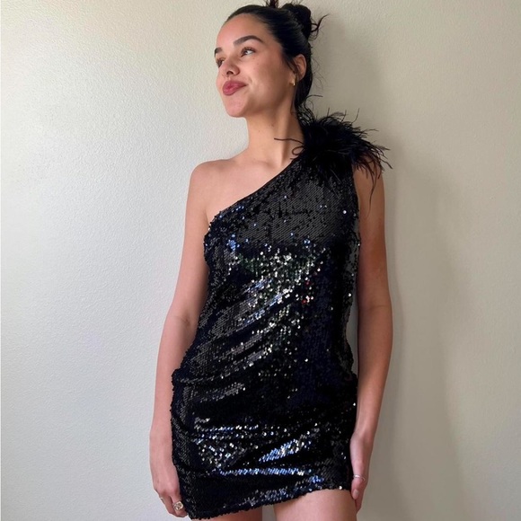 COPY - ‘Honey Punch’ Black sequin/fuzzy one shoulder mini dress — Medium - Picture 1 of 3